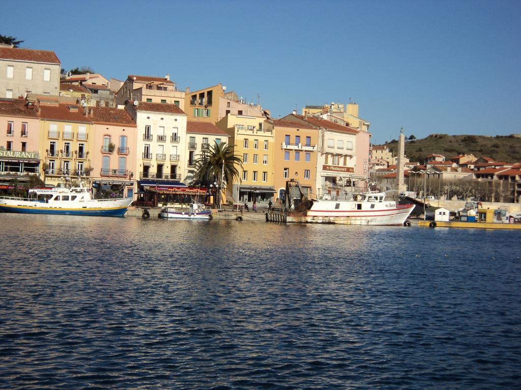 Appartement La Mediterranee Vue Sur Mer Plein Soleil 3 Climatisations Reversibles Port Vendres Szoba fotó